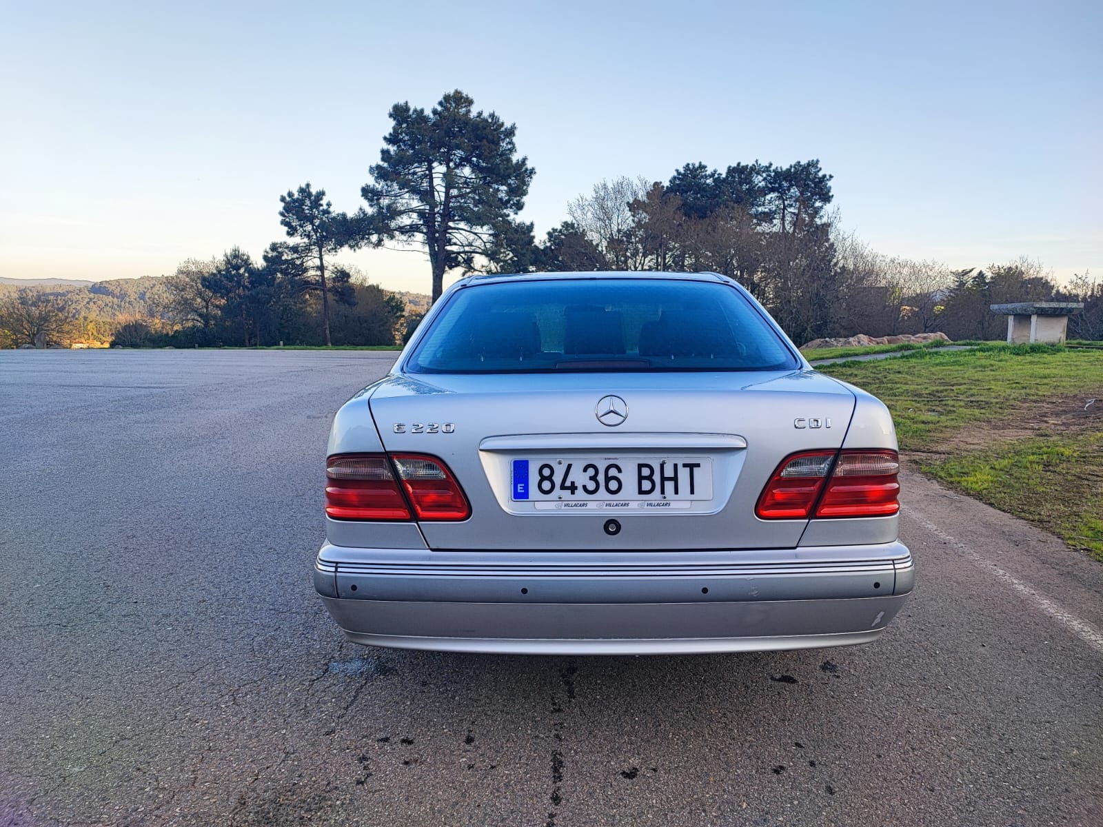 
								MERCEDES-BENZ E220 full									