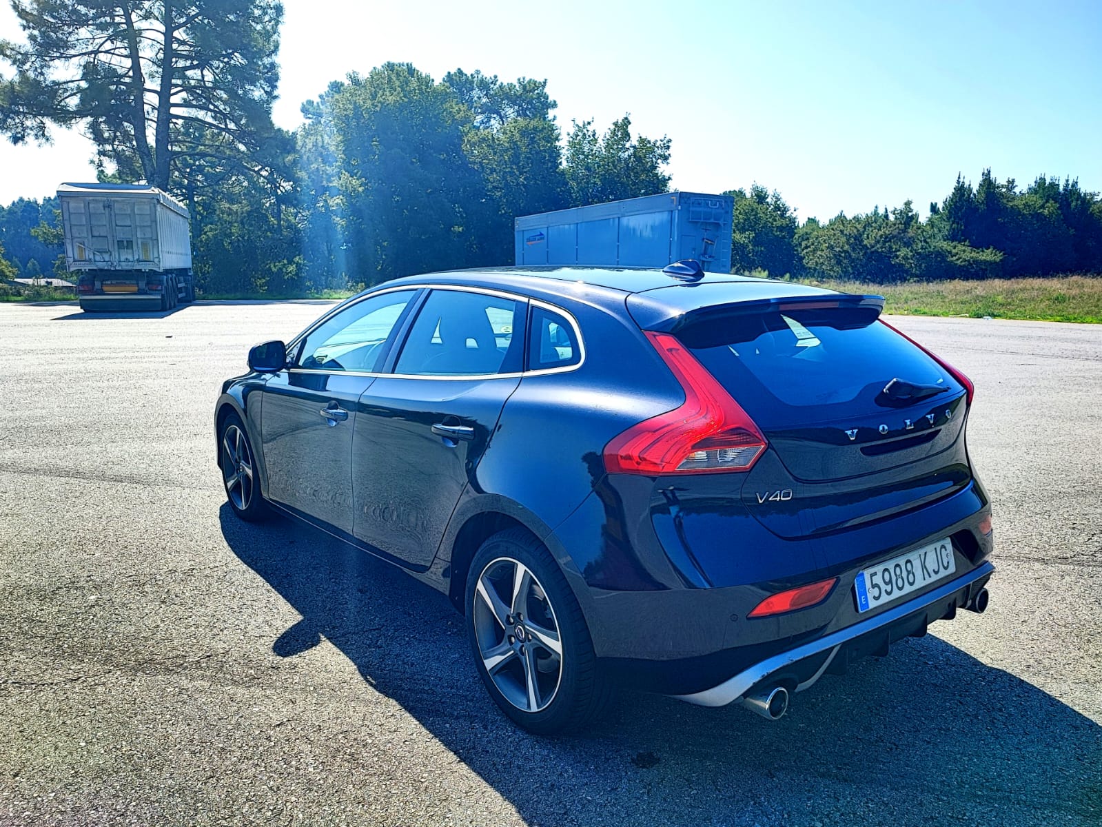 
								VOLVO V40 full									