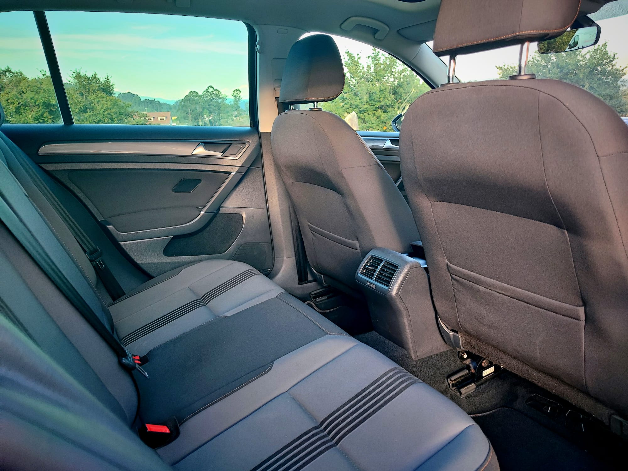 
								VOLKSWAGEN Golf 1.6 TDI ALL STAR full									