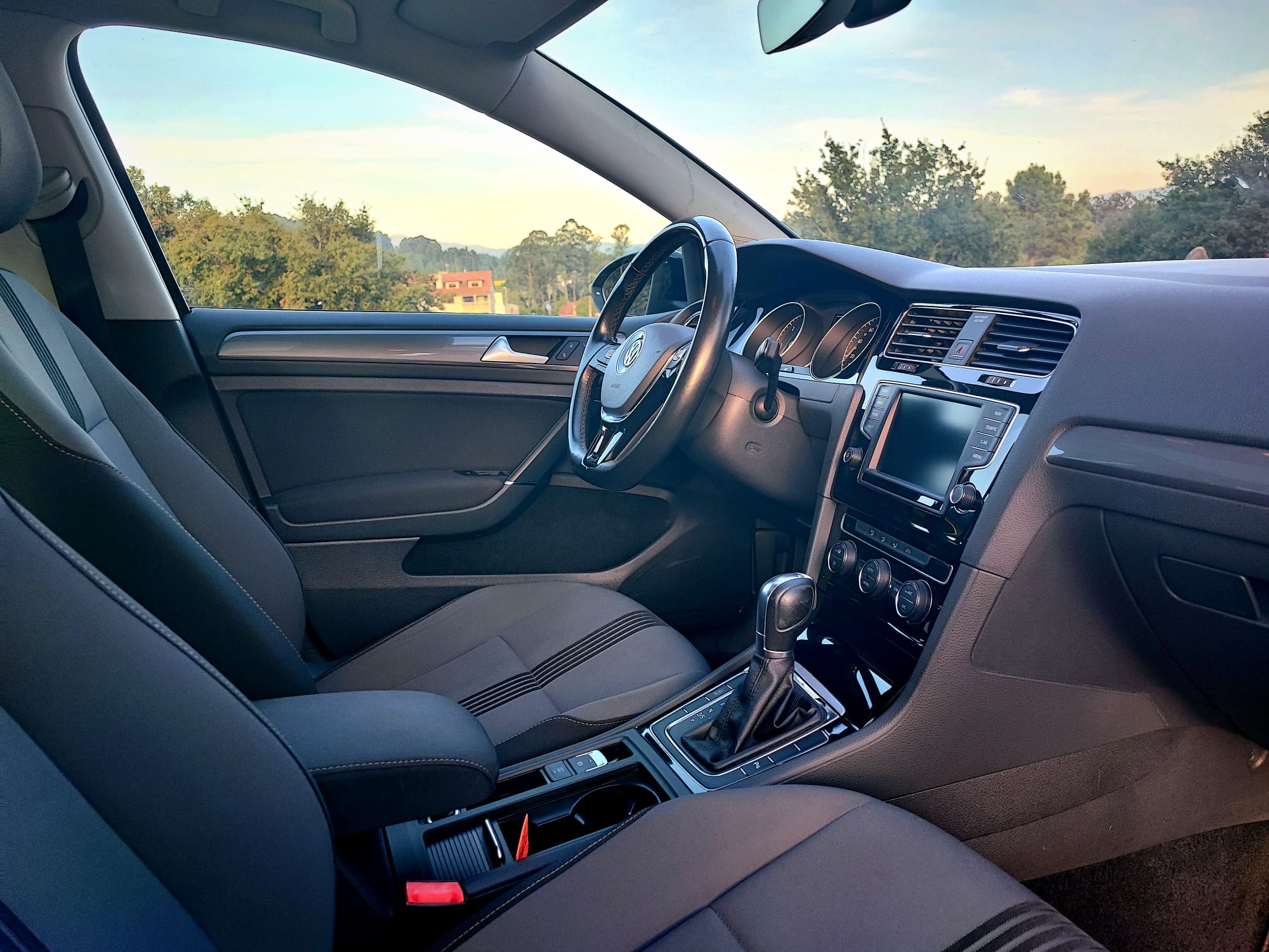 
								VOLKSWAGEN Golf 1.6 TDI ALL STAR full									