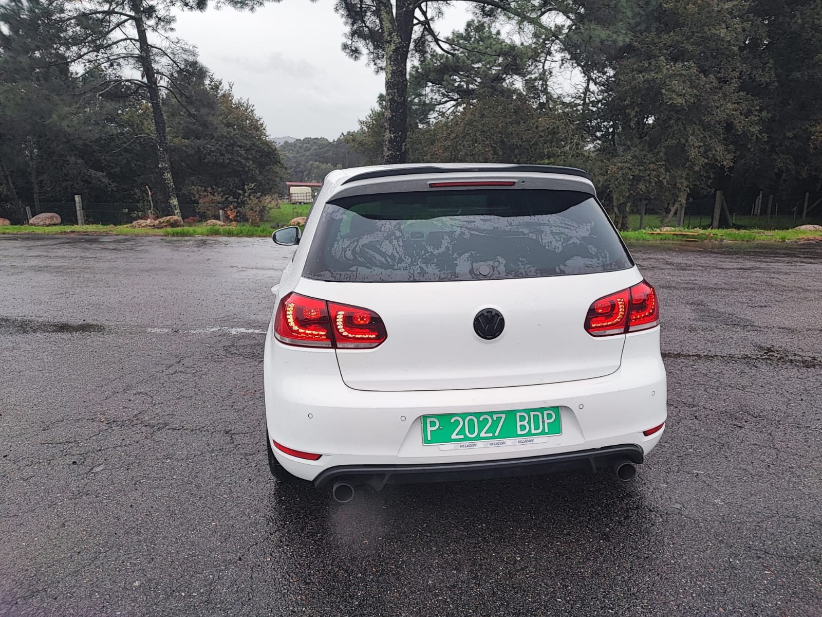 
								VOLKSWAGEN GOLF 6 GTI 2.0 211CV full									