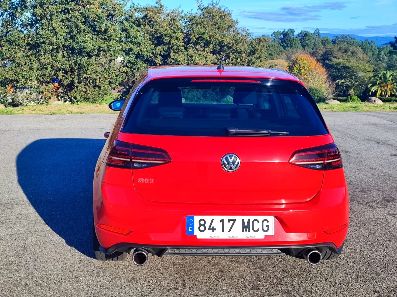 
								VOLKSWAGEN GOLF GTI PERFORMANCE 245CV full									