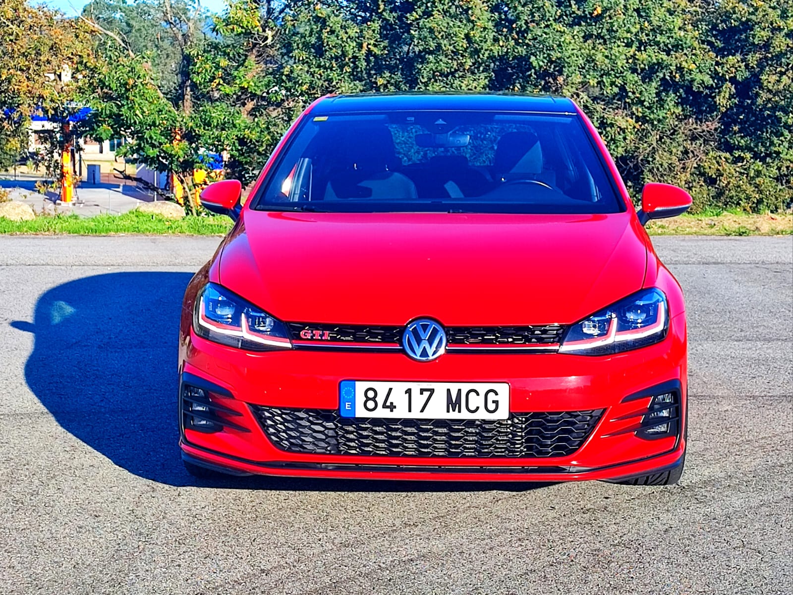 
								VOLKSWAGEN GOLF GTI PERFORMANCE 245CV full									