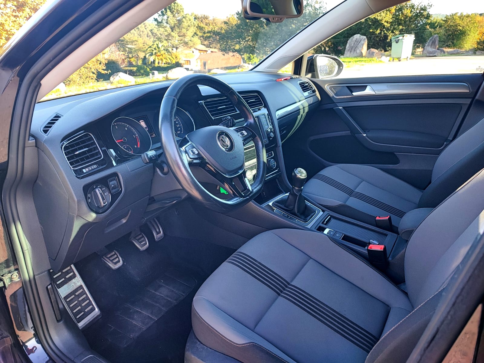 
								VOLKSWAGEN GOLF 7 2.0 TDI 150CV full									