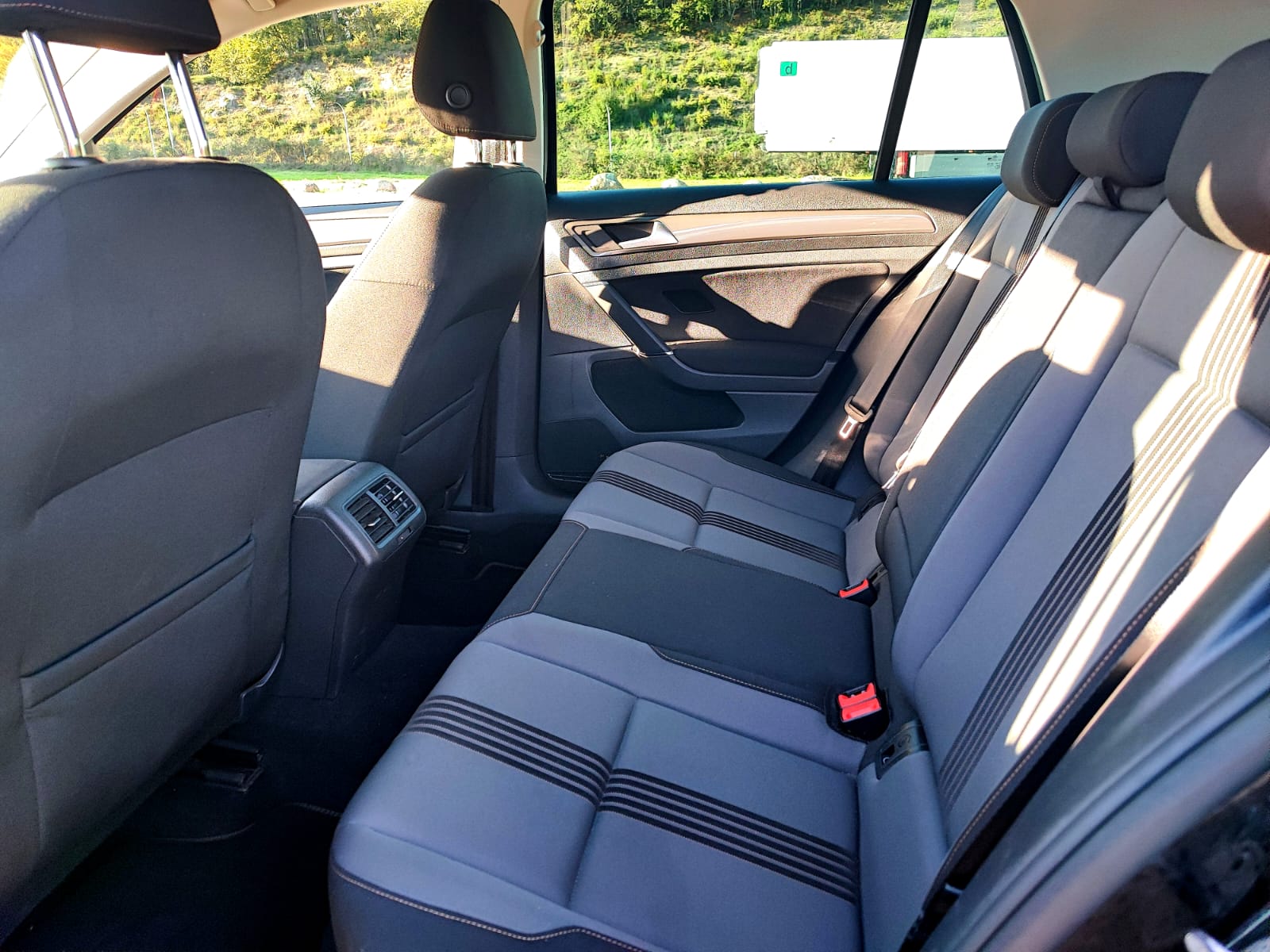 
								VOLKSWAGEN GOLF 7 2.0 TDI 150CV full									