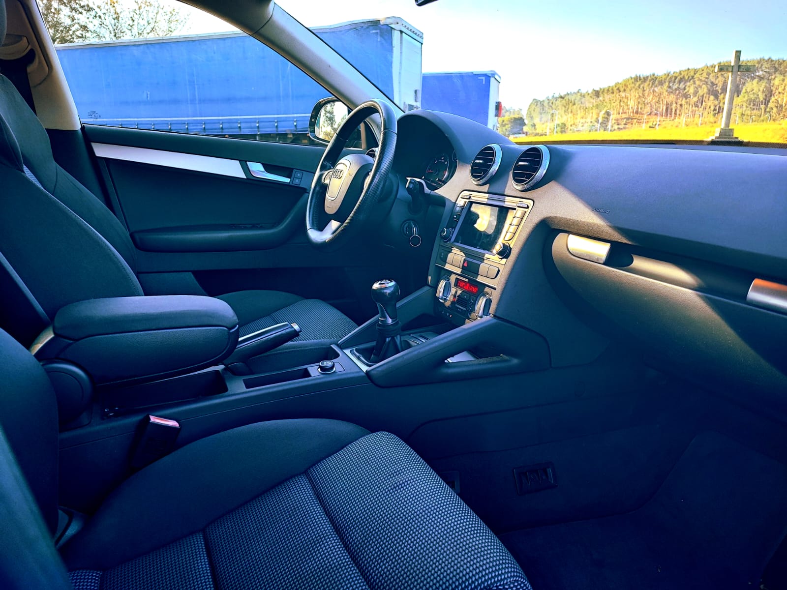 
								AUDI A3 1.6TDI 105CV full									