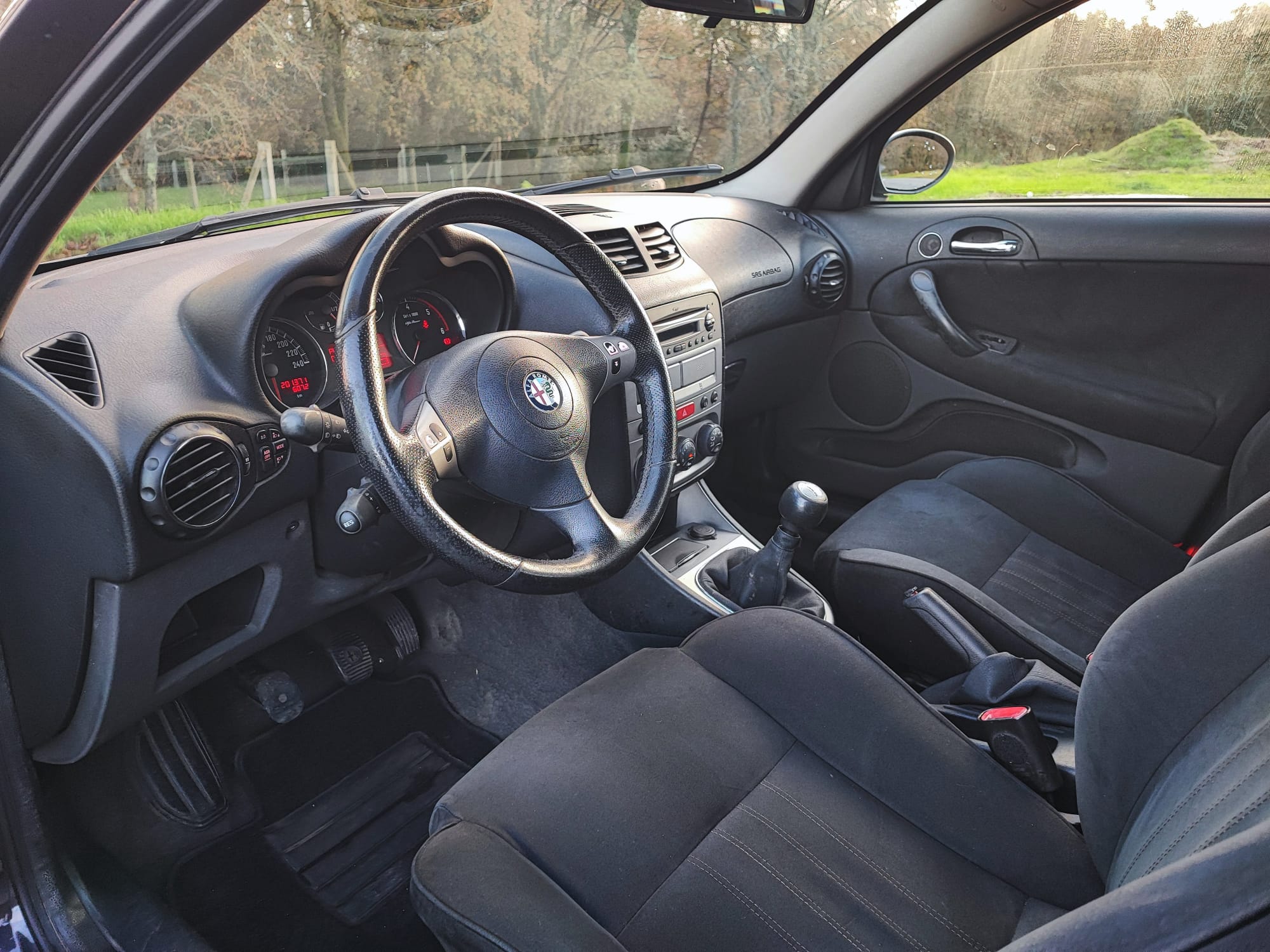 
								ALFA ROMEO 147 JTD 120CV full									