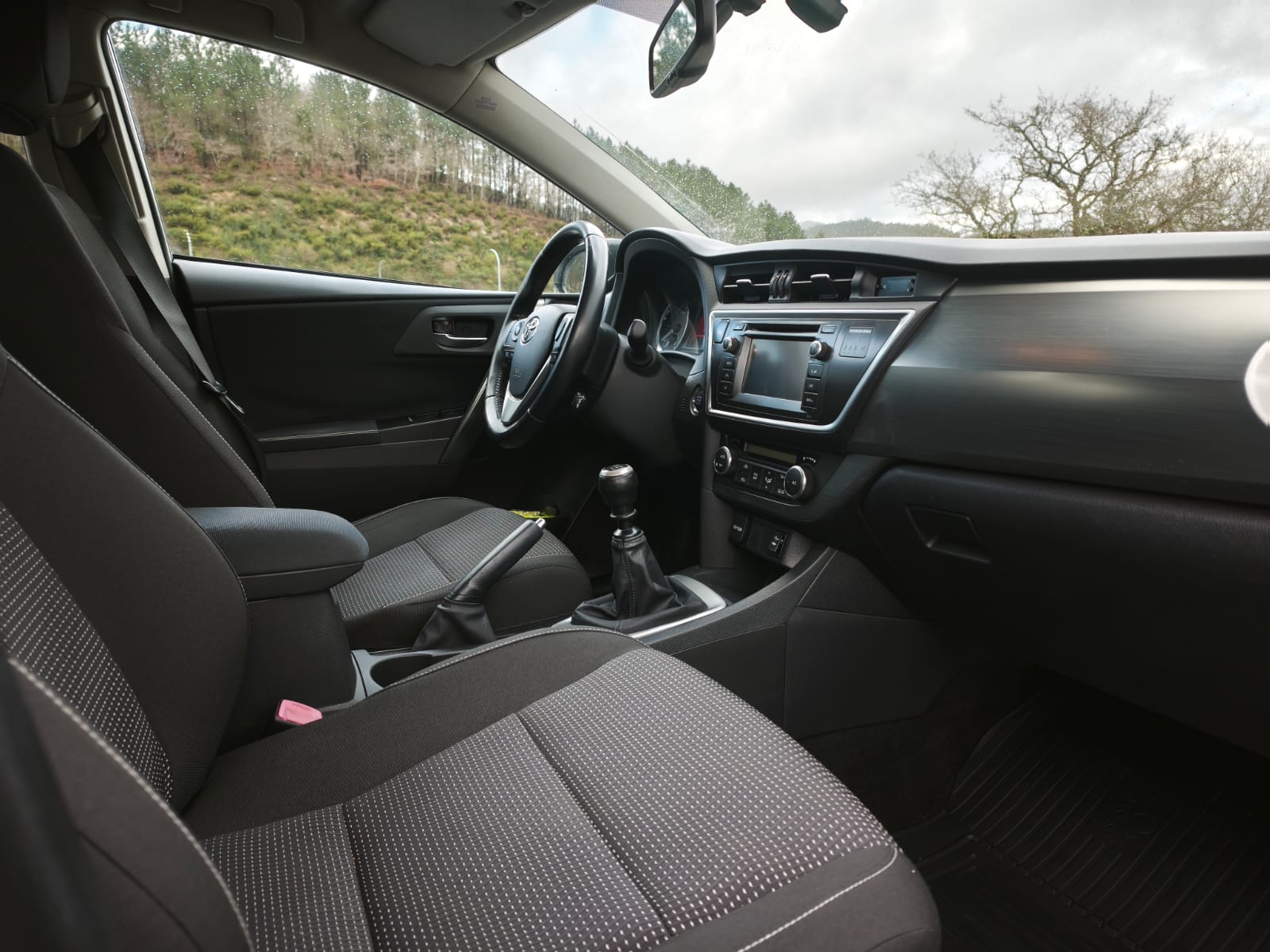 
								TOYOTA AURIS D TOURING SPORT ACTIVE full									