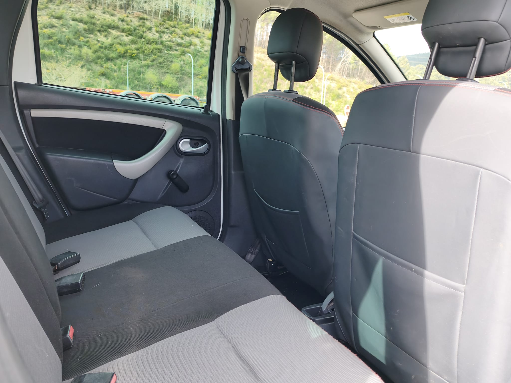 
								DACIA DUSTER 1.5 DCI 110CV 4X4 full									